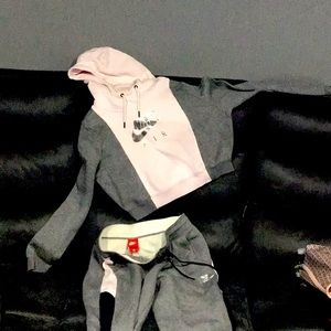 Wms 2piece matching NIKE SET Size M Pale PINK GREY NAVY SILVER NIKE LOGO